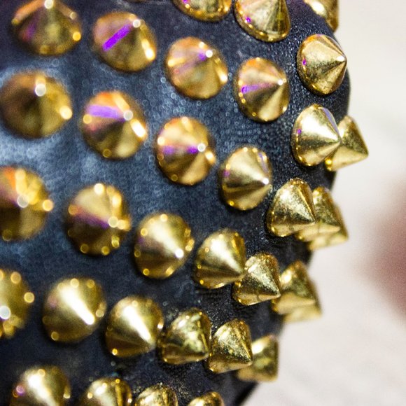 Spiked Platform Heels Steve Madden Black Leather with gold spike toes 6.5 - Picture 3 of 9